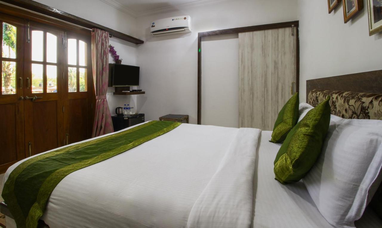 Treebo Trend Skylight Royal Stay Кандолім Екстер'єр фото