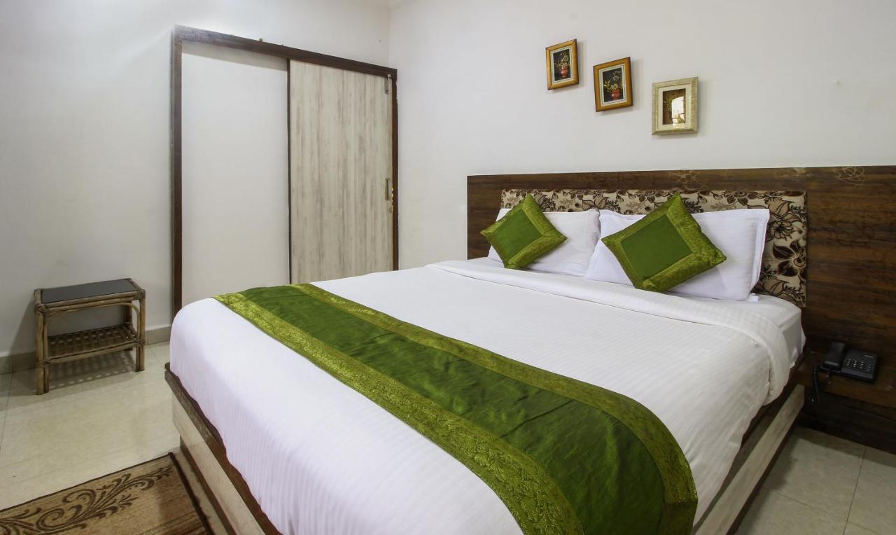 Treebo Trend Skylight Royal Stay Кандолім Екстер'єр фото
